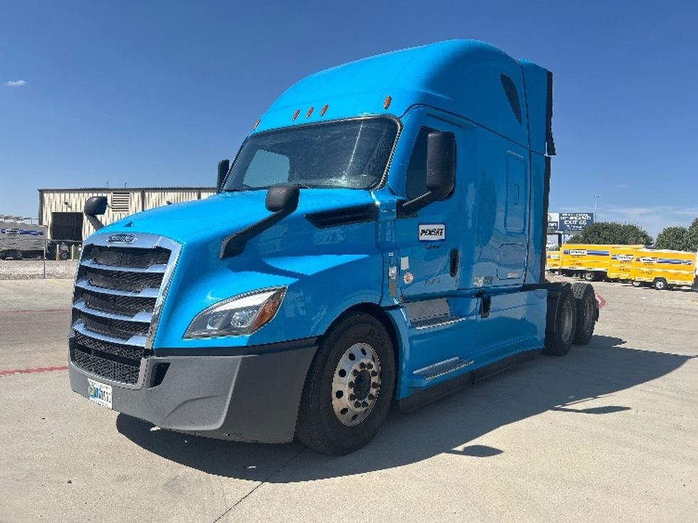 Sleeper Tractor-Heavy Duty Tractors-Freightliner-2022-T12664ST-Amarillo-TX-479,088\n\t\tmiles-$ 81,000 - Image 3