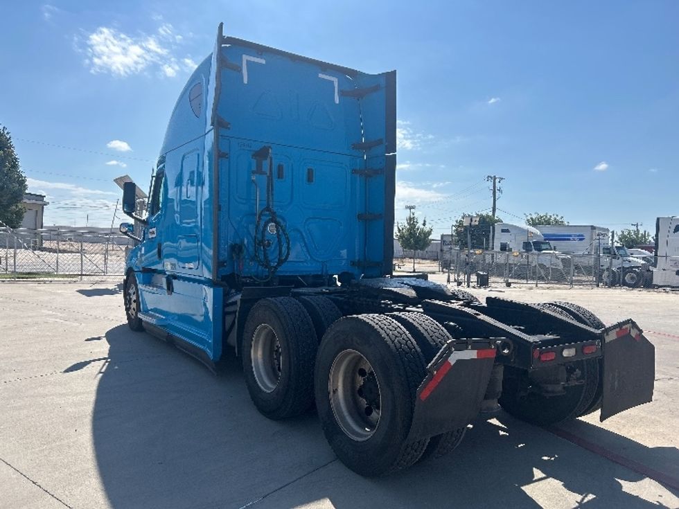 Sleeper Tractor-Heavy Duty Tractors-Freightliner-2022-T12664ST-Amarillo-TX-479,088\n\t\tmiles-$ 81,000 - Image 5