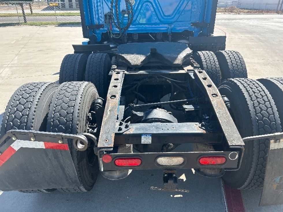 Sleeper Tractor-Heavy Duty Tractors-Freightliner-2022-T12664ST-Amarillo-TX-479,088\n\t\tmiles-$ 81,000 - Image 6