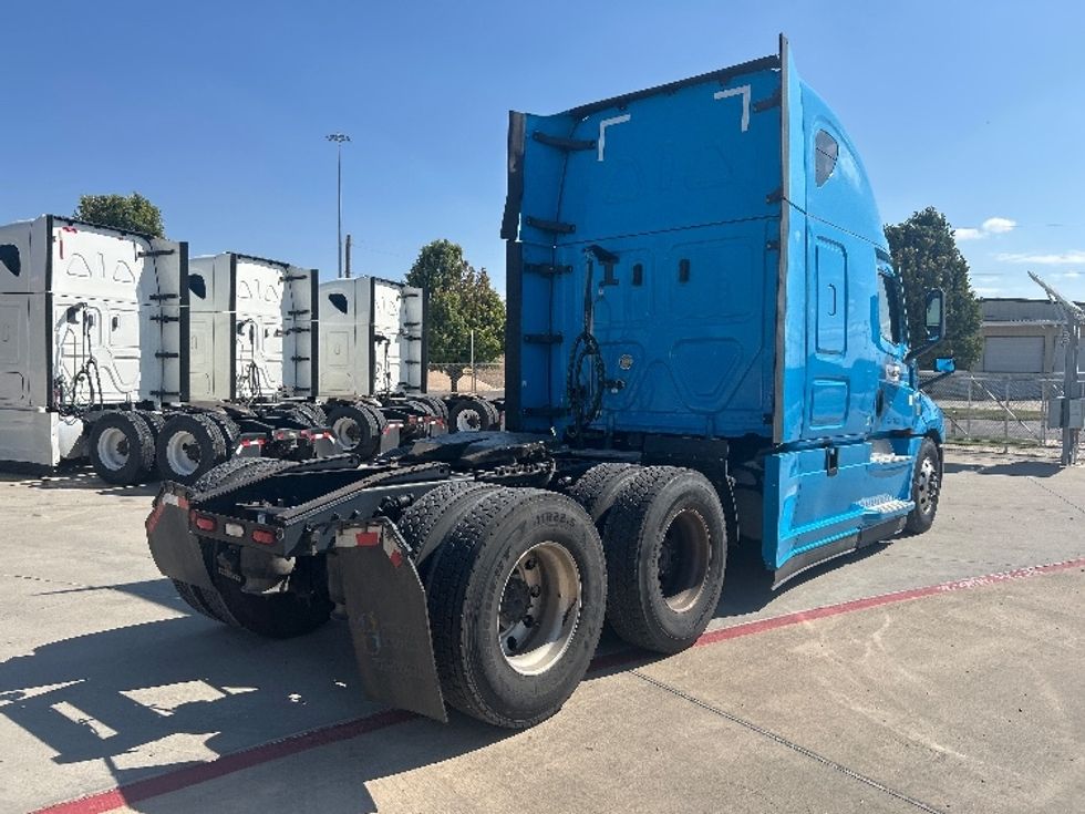 Sleeper Tractor-Heavy Duty Tractors-Freightliner-2022-T12664ST-Amarillo-TX-479,088\n\t\tmiles-$ 81,000 - Image 7