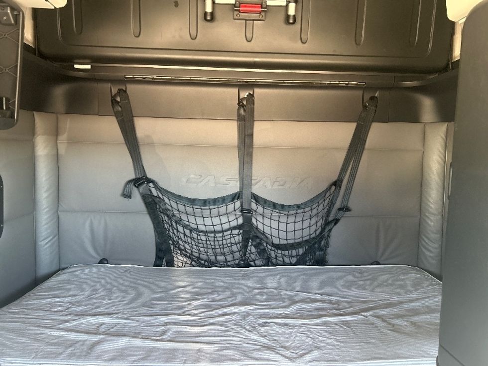 Sleeper Tractor-Heavy Duty Tractors-Freightliner-2022-T12664ST-Amarillo-TX-617,909\n\t\tmiles-$ 59,250 - Image 16