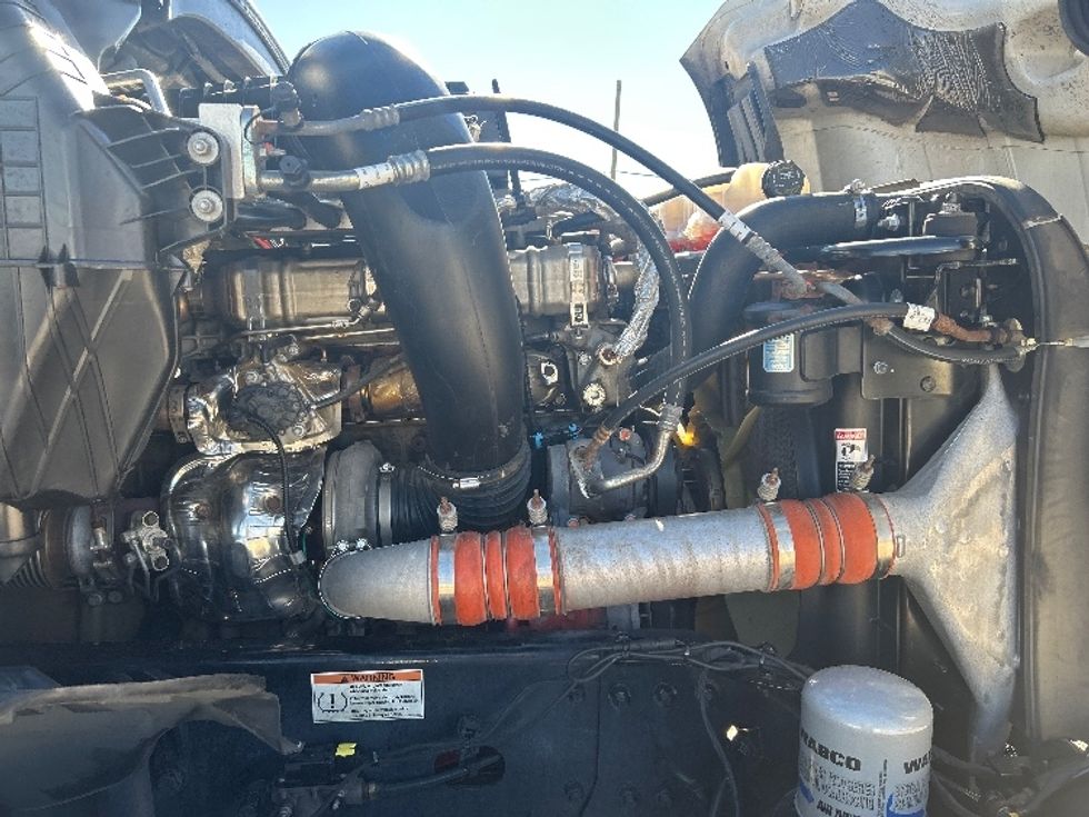 Sleeper Tractor-Heavy Duty Tractors-Freightliner-2022-T12664ST-Amarillo-TX-617,909\n\t\tmiles-$ 59,250 - Image 20