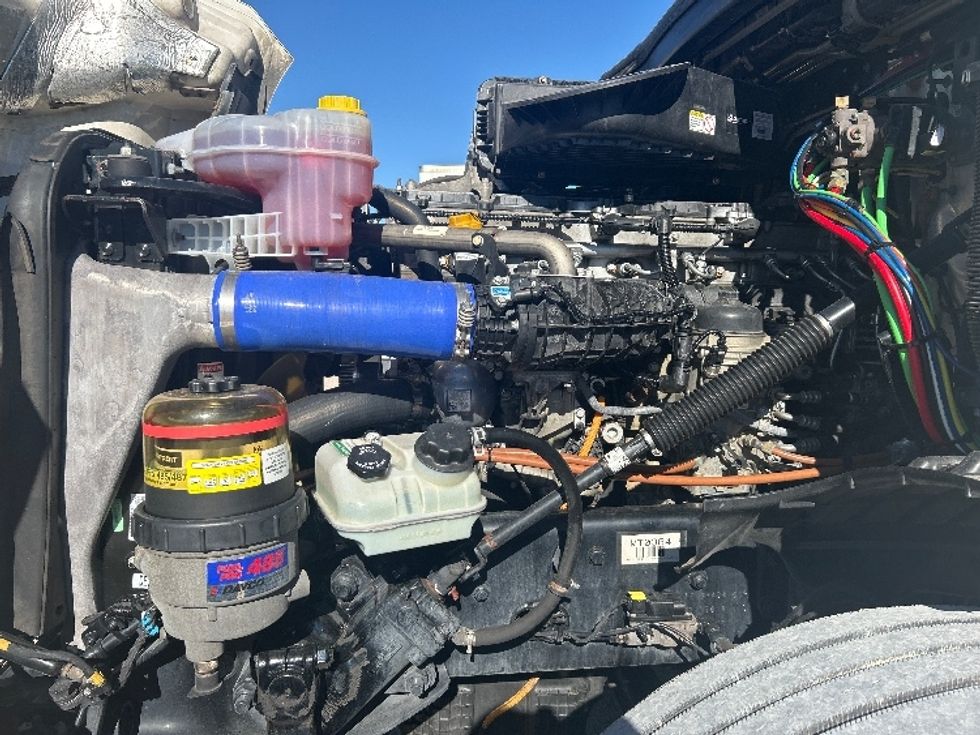 Sleeper Tractor-Heavy Duty Tractors-Freightliner-2022-T12664ST-Amarillo-TX-617,909\n\t\tmiles-$ 59,250 - Image 21