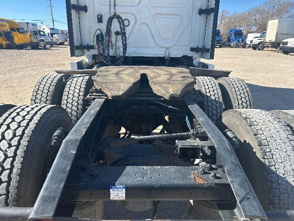 Sleeper Tractor-Heavy Duty Tractors-Freightliner-2022-T12664ST-Amarillo-TX-617,909\n\t\tmiles-$ 59,250 - Image 6