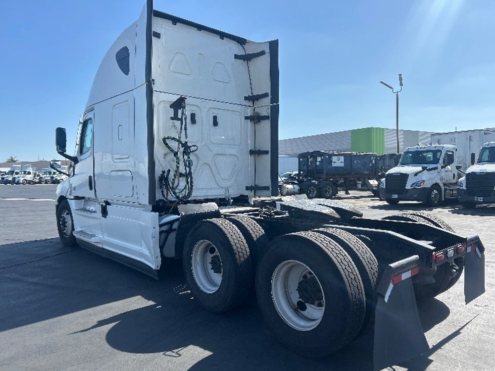 Sleeper Tractor-Heavy Duty Tractors-Freightliner-2022-T12664ST-Anaheim-CA-474,081\n\t\tmiles-$ 80,250 - Image 7