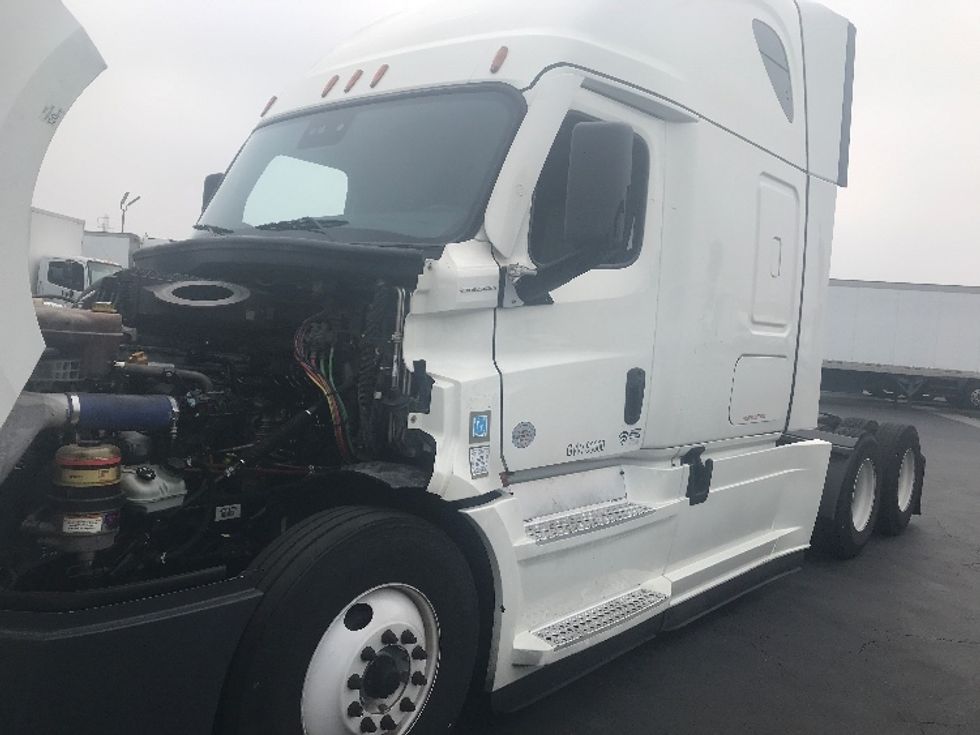 Sleeper Tractor-Heavy Duty Tractors-Freightliner-2022-T12664ST-Anaheim-CA-733,415\n\t\tmiles-$ 45,750 - Image 25
