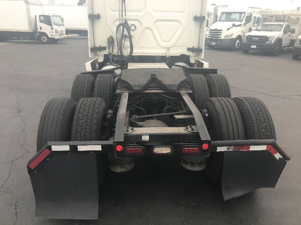 Sleeper Tractor-Heavy Duty Tractors-Freightliner-2022-T12664ST-Anaheim-CA-733,415\n\t\tmiles-$ 45,750 - Image 6