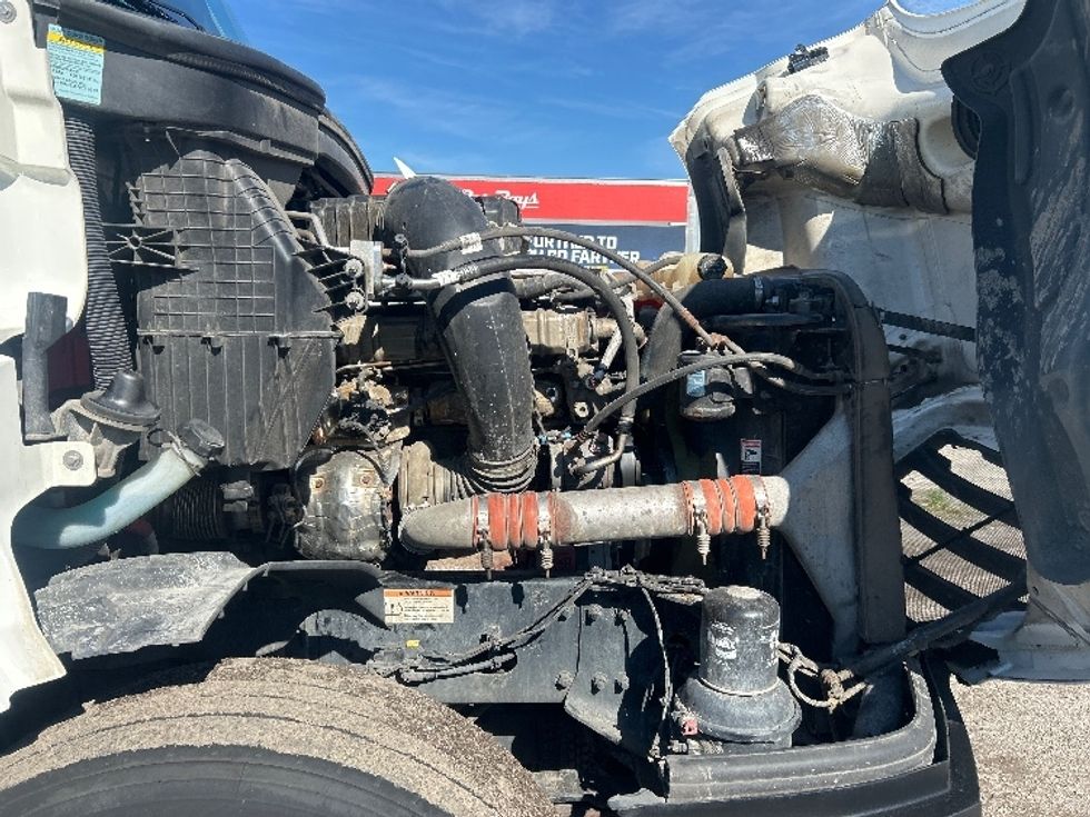 Sleeper Tractor-Heavy Duty Tractors-Freightliner-2022-T12664ST-Apopka-FL-447,331\n\t\tmiles-$ 75,000 - Image 20