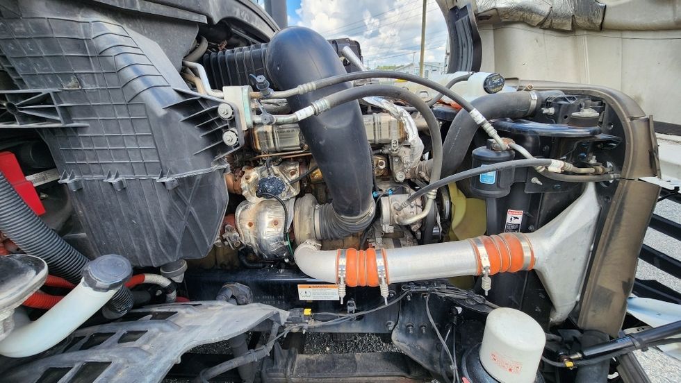 Sleeper Tractor-Heavy Duty Tractors-Freightliner-2022-T12664ST-Apopka-FL-555,655\n\t\tmiles-$ 66,000 - Image 20