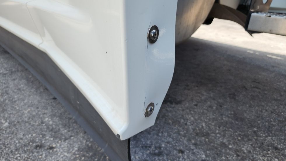 Sleeper Tractor-Heavy Duty Tractors-Freightliner-2022-T12664ST-Apopka-FL-555,655\n\t\tmiles-$ 66,000 - Image 26