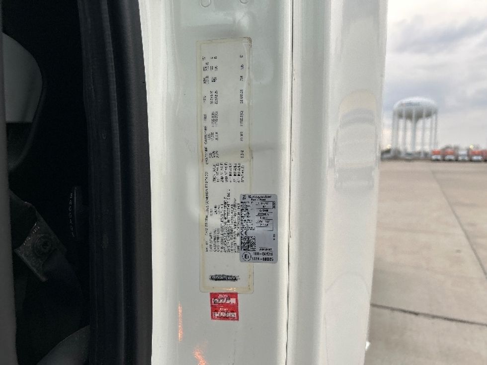 Sleeper Tractor-Heavy Duty Tractors-Freightliner-2022-T12664ST-Arlington-TX-333,719\n\t\tmiles-$ 88,500 - Image 22