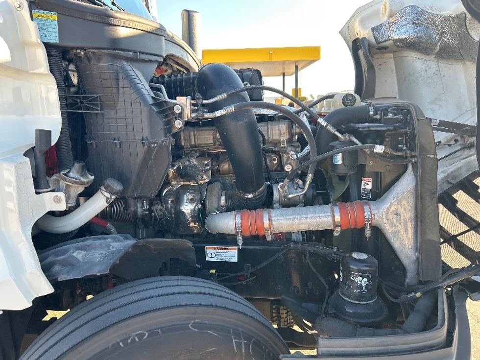 Sleeper Tractor-Heavy Duty Tractors-Freightliner-2022-T12664ST-Arlington-TX-386,831\n\t\tmiles-$ 83,750 - Image 20