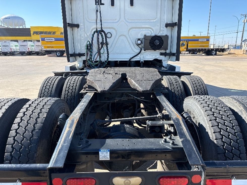 Sleeper Tractor-Heavy Duty Tractors-Freightliner-2022-T12664ST-Arlington-TX-394,296\n\t\tmiles-$ 83,000 - Image 6