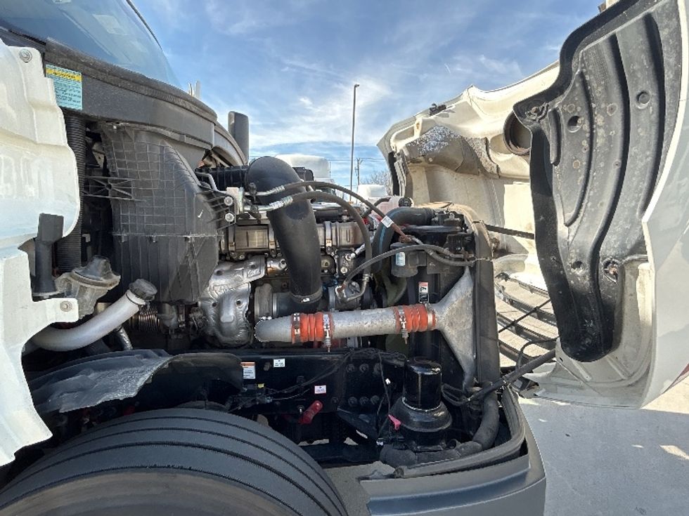 Sleeper Tractor-Heavy Duty Tractors-Freightliner-2022-T12664ST-Arlington-TX-397,346\n\t\tmiles-$ 82,750 - Image 20