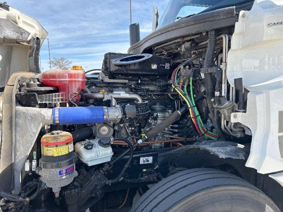 Sleeper Tractor-Heavy Duty Tractors-Freightliner-2022-T12664ST-Arlington-TX-397,346\n\t\tmiles-$ 82,750 - Image 21