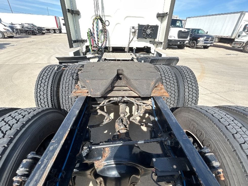 Sleeper Tractor-Heavy Duty Tractors-Freightliner-2022-T12664ST-Arlington-TX-397,346\n\t\tmiles-$ 82,750 - Image 6