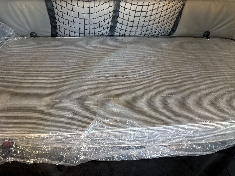 Sleeper Tractor-Heavy Duty Tractors-Freightliner-2022-T12664ST-Arlington-TX-427,766\n\t\tmiles-$ 79,750 - Image 17