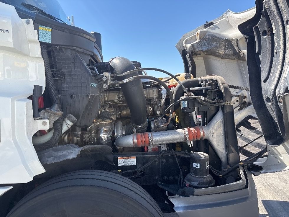 Sleeper Tractor-Heavy Duty Tractors-Freightliner-2022-T12664ST-Arlington-TX-427,766\n\t\tmiles-$ 79,750 - Image 20