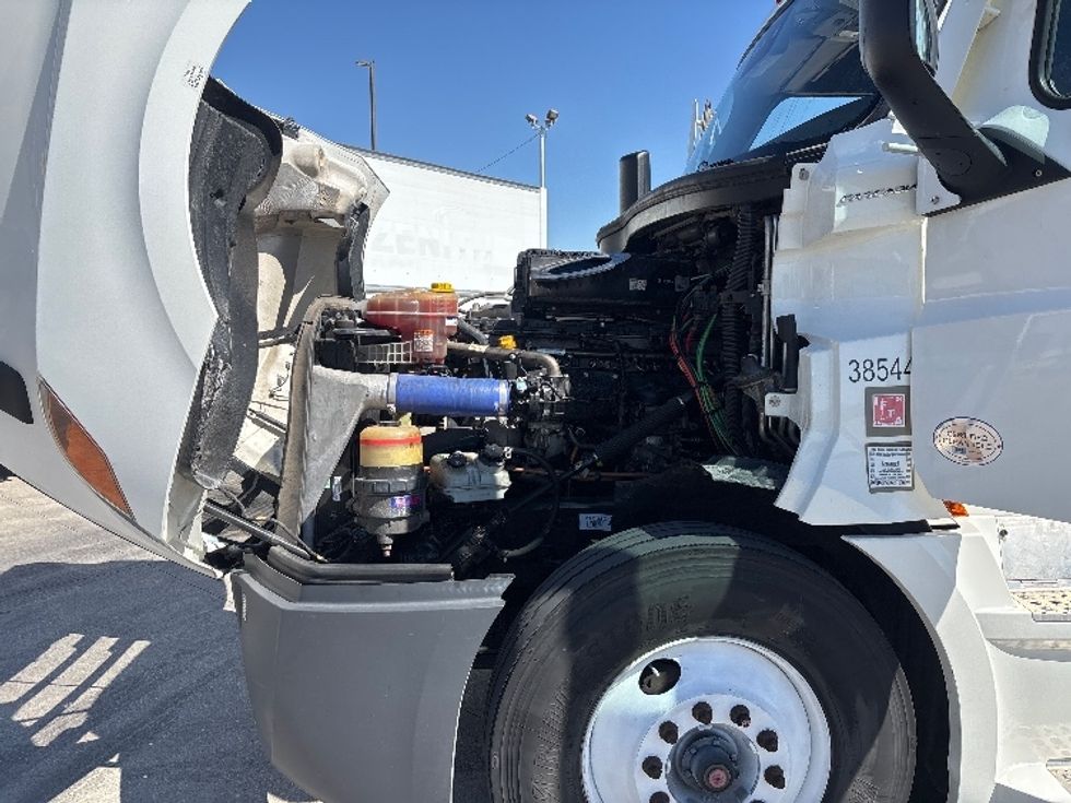 Sleeper Tractor-Heavy Duty Tractors-Freightliner-2022-T12664ST-Arlington-TX-427,766\n\t\tmiles-$ 79,750 - Image 21