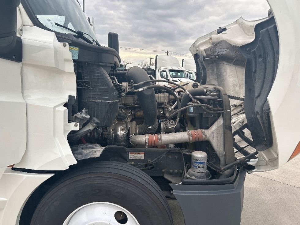 Sleeper Tractor-Heavy Duty Tractors-Freightliner-2022-T12664ST-Arlington-TX-433,777\n\t\tmiles-$ 79,250 - Image 19