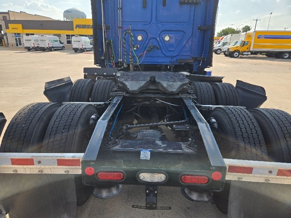 Sleeper Tractor-Heavy Duty Tractors-Freightliner-2022-T12664ST-Arlington-TX-435,084\n\t\tmiles-$ 84,000 - Image 6
