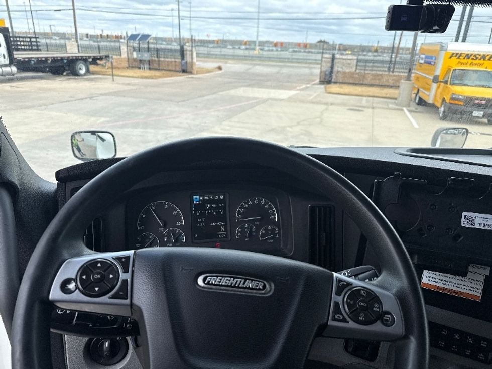 Sleeper Tractor-Heavy Duty Tractors-Freightliner-2022-T12664ST-Arlington-TX-444,239\n\t\tmiles-$ 78,250 - Image 11