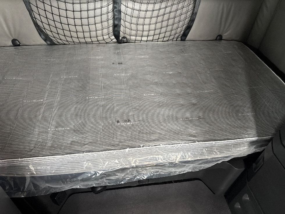 Sleeper Tractor-Heavy Duty Tractors-Freightliner-2022-T12664ST-Arlington-TX-444,239\n\t\tmiles-$ 78,250 - Image 17