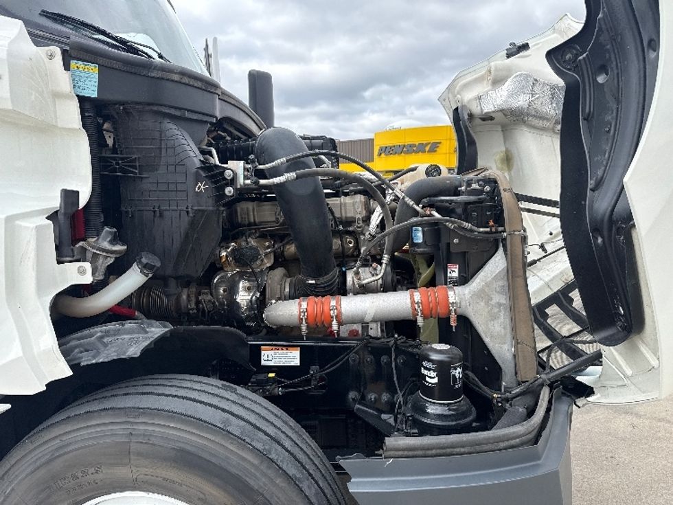 Sleeper Tractor-Heavy Duty Tractors-Freightliner-2022-T12664ST-Arlington-TX-444,239\n\t\tmiles-$ 78,250 - Image 20