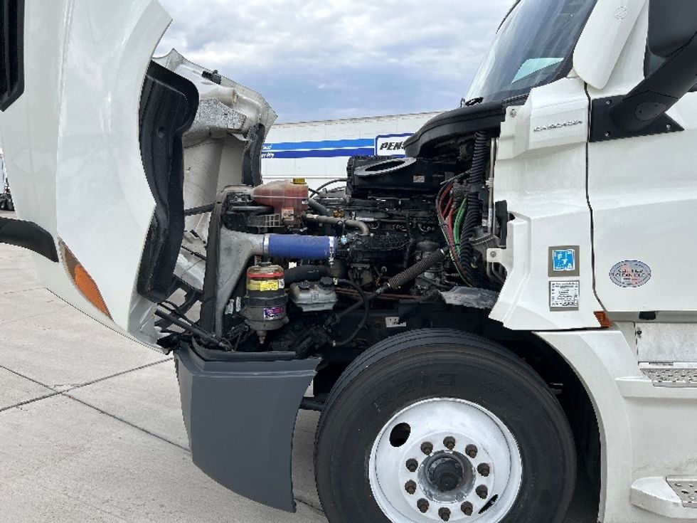 Sleeper Tractor-Heavy Duty Tractors-Freightliner-2022-T12664ST-Arlington-TX-447,514\n\t\tmiles-$ 77,750 - Image 20
