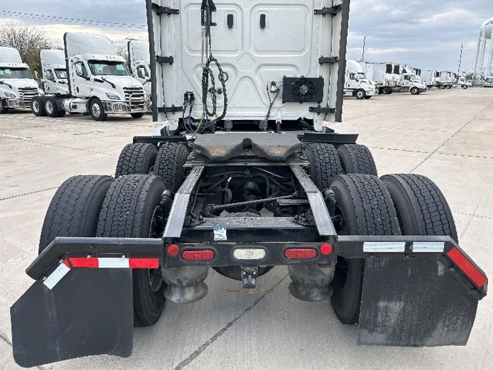 Sleeper Tractor-Heavy Duty Tractors-Freightliner-2022-T12664ST-Arlington-TX-447,514\n\t\tmiles-$ 77,750 - Image 6