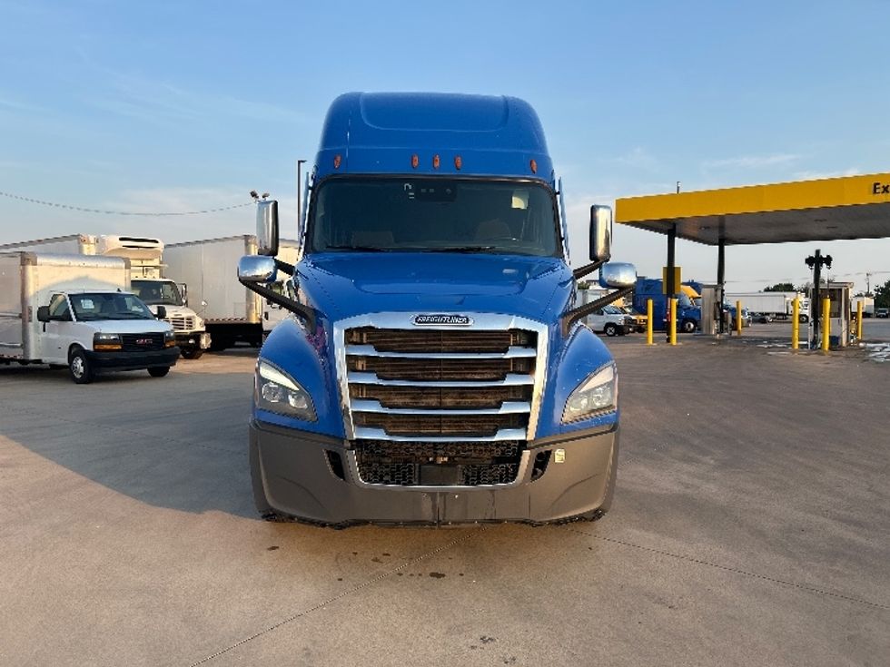 Sleeper Tractor-Heavy Duty Tractors-Freightliner-2022-T12664ST-Arlington-TX-461,891\n\t\tmiles-$ 81,500 - Image 2