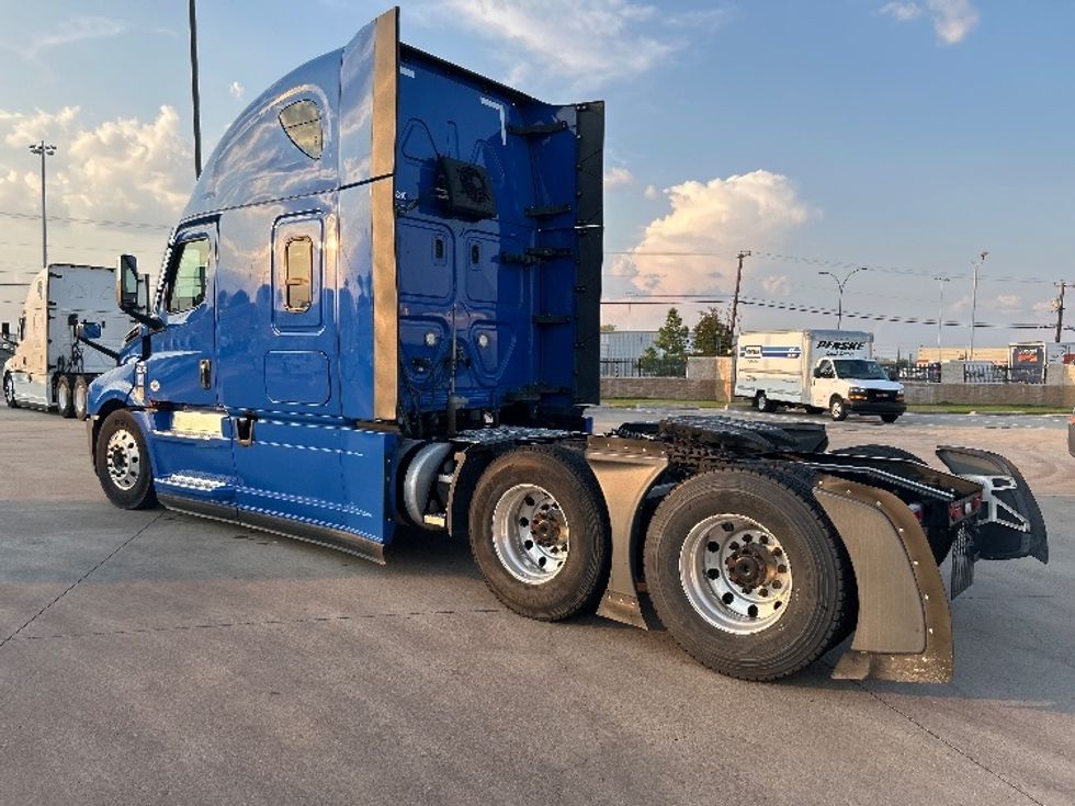 Sleeper Tractor-Heavy Duty Tractors-Freightliner-2022-T12664ST-Arlington-TX-461,891\n\t\tmiles-$ 81,500 - Image 5