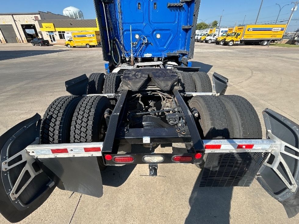 Sleeper Tractor-Heavy Duty Tractors-Freightliner-2022-T12664ST-Arlington-TX-468,467\n\t\tmiles-$ 79,750 - Image 6