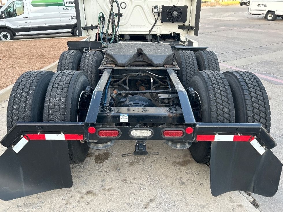 Sleeper Tractor-Heavy Duty Tractors-Freightliner-2022-T12664ST-Arlington-TX-490,406\n\t\tmiles-$ 72,500 - Image 6