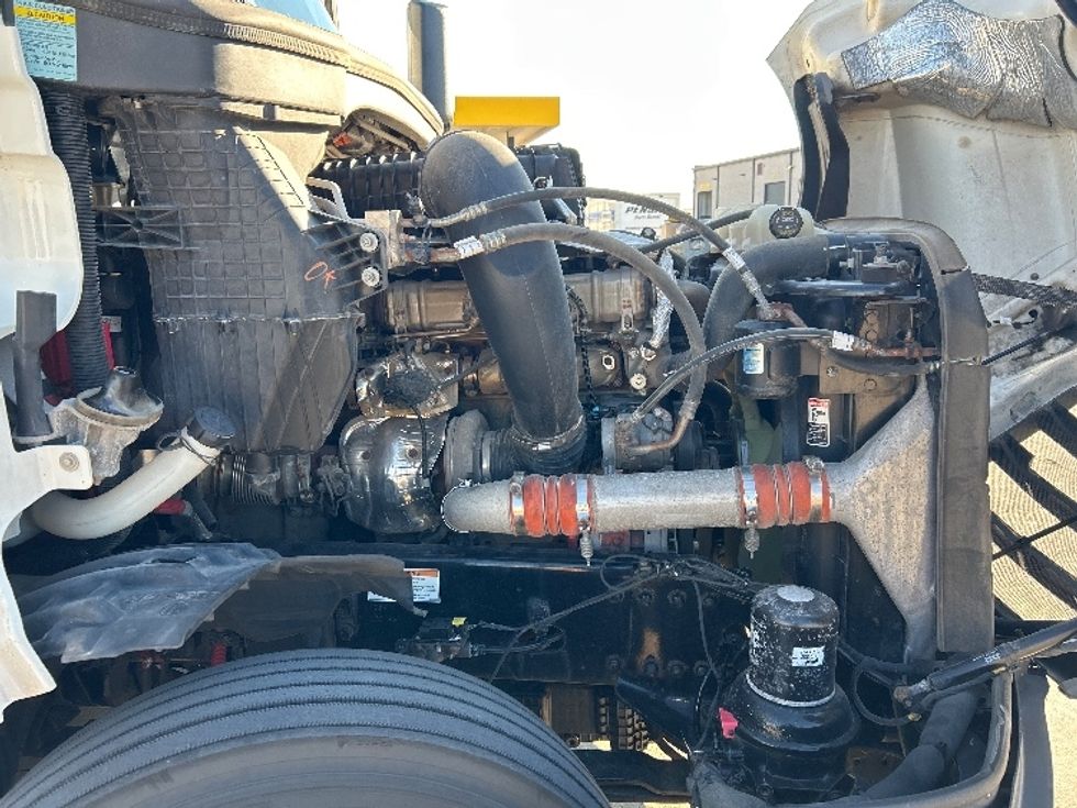 Sleeper Tractor-Heavy Duty Tractors-Freightliner-2022-T12664ST-Arlington-TX-496,000\n\t\tmiles-$ 71,750 - Image 20