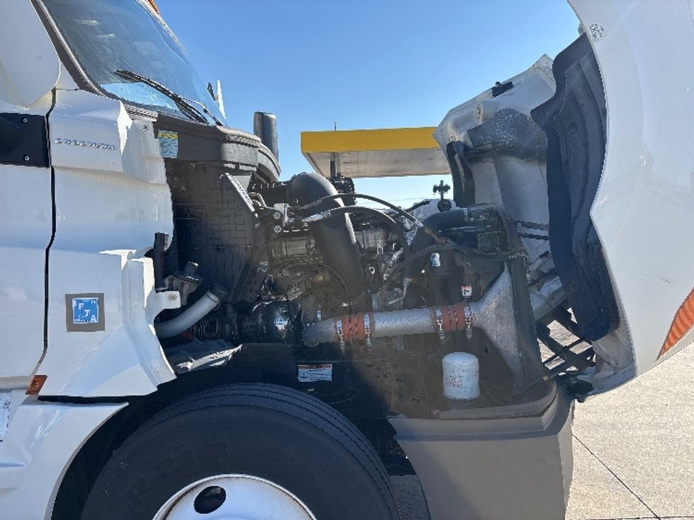 Sleeper Tractor-Heavy Duty Tractors-Freightliner-2022-T12664ST-Arlington-TX-536,649\n\t\tmiles-$ 67,500 - Image 20