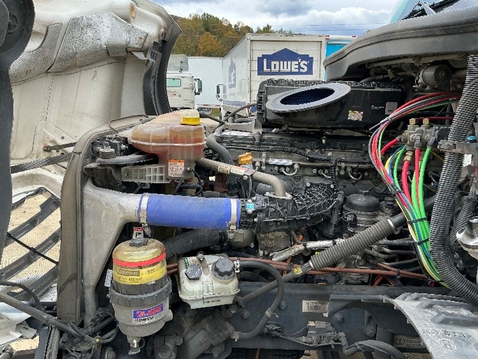 Sleeper Tractor-Heavy Duty Tractors-Freightliner-2022-T12664ST-Asheville-NC-342,806\n\t\tmiles-$ 84,250 - Image 21