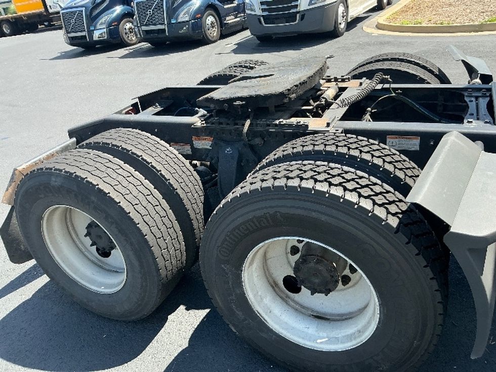 Sleeper Tractor-Heavy Duty Tractors-Freightliner-2022-T12664ST-Atlanta (Forest Park)-GA-355,346\n\t\tmiles-$ 87,000 - Image 23