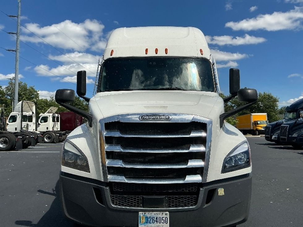 Sleeper Tractor-Heavy Duty Tractors-Freightliner-2022-T12664ST-Atlanta (Forest Park)-GA-355,346\n\t\tmiles-$ 87,000 - Image 25