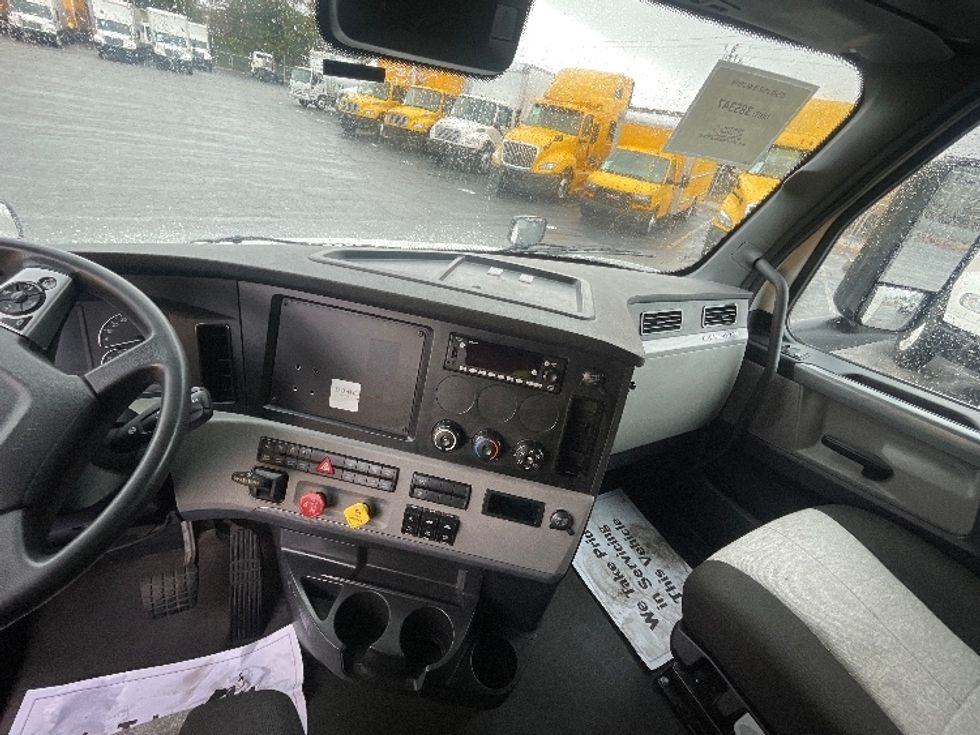 Sleeper Tractor-Heavy Duty Tractors-Freightliner-2022-T12664ST-Atlanta (Forest Park)-GA-419,397\n\t\tmiles-$ 79,250 - Image 12