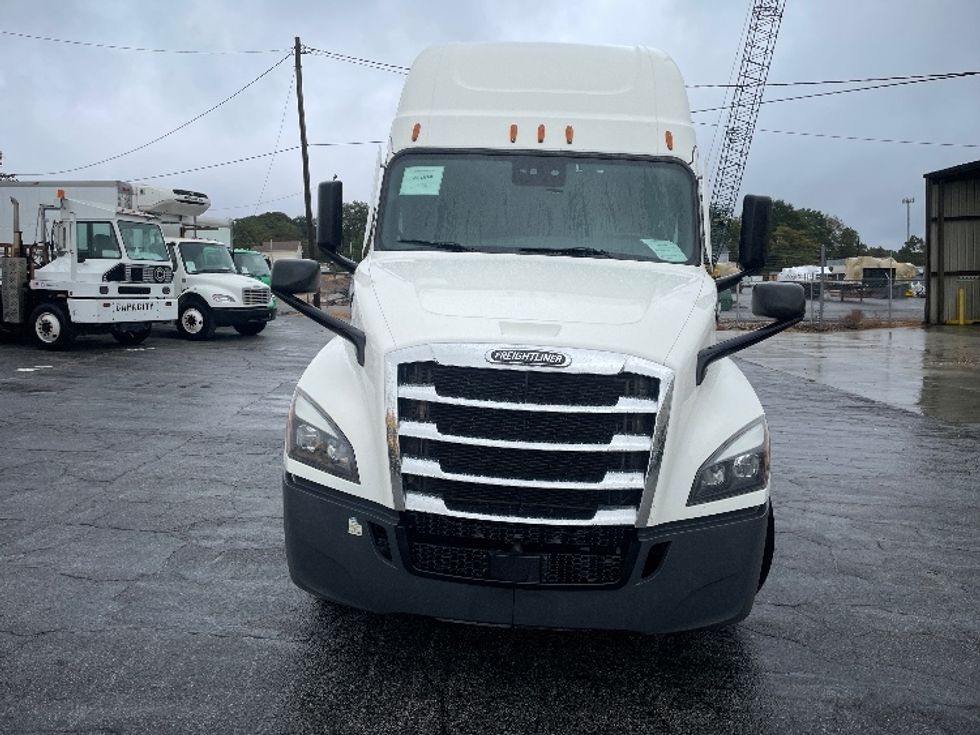 Sleeper Tractor-Heavy Duty Tractors-Freightliner-2022-T12664ST-Atlanta (Forest Park)-GA-419,397\n\t\tmiles-$ 79,250 - Image 2