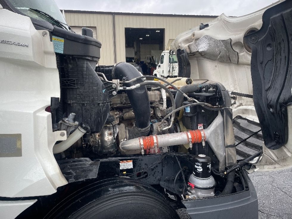 Sleeper Tractor-Heavy Duty Tractors-Freightliner-2022-T12664ST-Atlanta (Forest Park)-GA-419,397\n\t\tmiles-$ 79,250 - Image 20