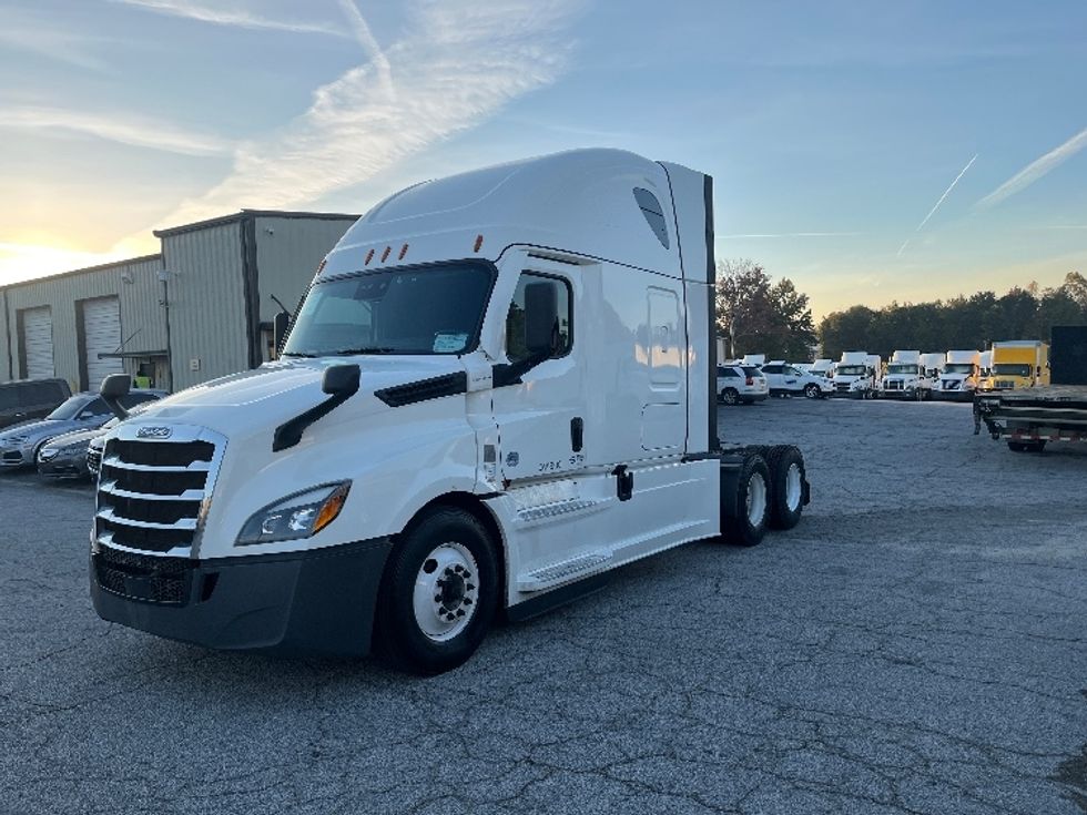 Sleeper Tractor-Heavy Duty Tractors-Freightliner-2022-T12664ST-Atlanta (Forest Park)-GA-419,397\n\t\tmiles-$ 79,250 - Image 3