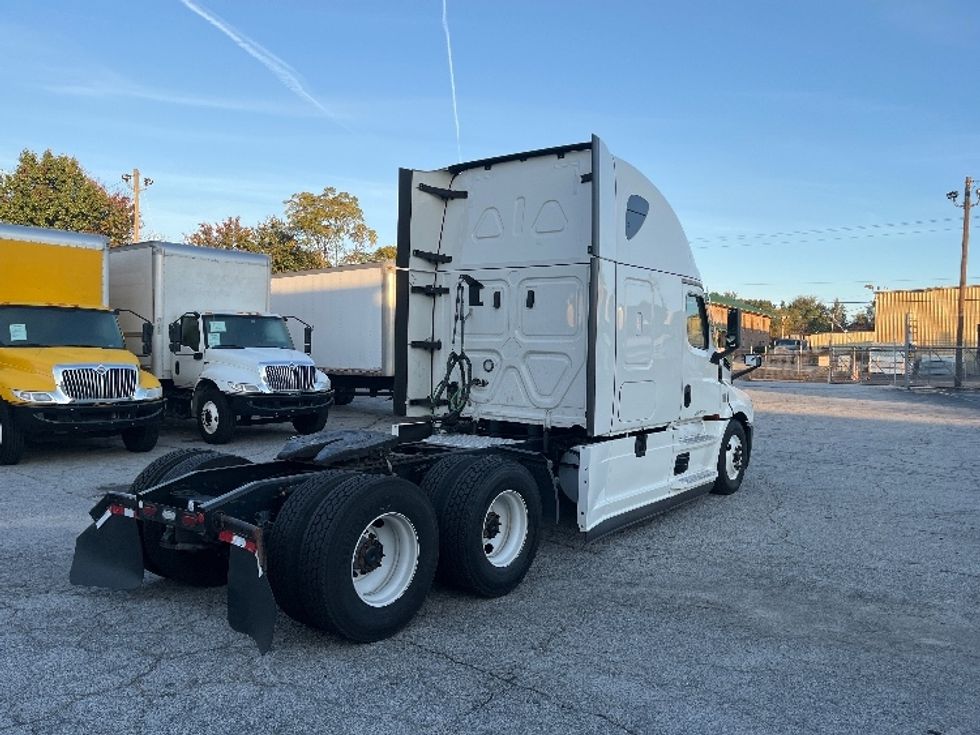Sleeper Tractor-Heavy Duty Tractors-Freightliner-2022-T12664ST-Atlanta (Forest Park)-GA-419,397\n\t\tmiles-$ 79,250 - Image 7