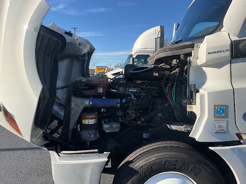 Sleeper Tractor-Heavy Duty Tractors-Freightliner-2022-T12664ST-Atlanta (Forest Park)-GA-560,227\n\t\tmiles-$ 62,250 - Image 21