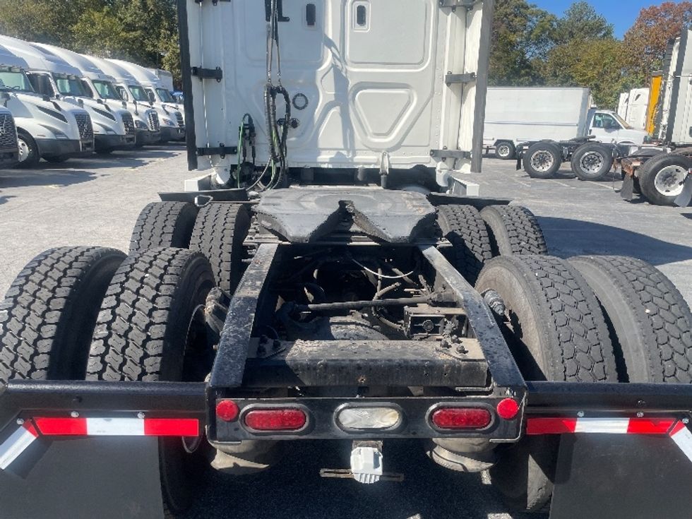 Sleeper Tractor-Heavy Duty Tractors-Freightliner-2022-T12664ST-Atlanta (Forest Park)-GA-583,997\n\t\tmiles-$ 62,750 - Image 6
