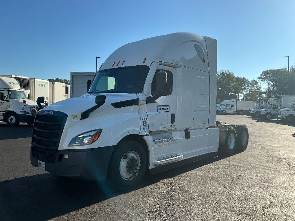 Sleeper Tractor-Heavy Duty Tractors-Freightliner-2022-T12664ST-Atlanta (Forest Park)-GA-598,850\n\t\tmiles-$ 61,250 - Image 3