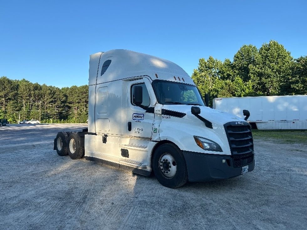 Sleeper Tractor-Heavy Duty Tractors-Freightliner-2022-T12664ST-Atlanta-GA-462,329\n\t\tmiles-$ 76,250 - Image 1