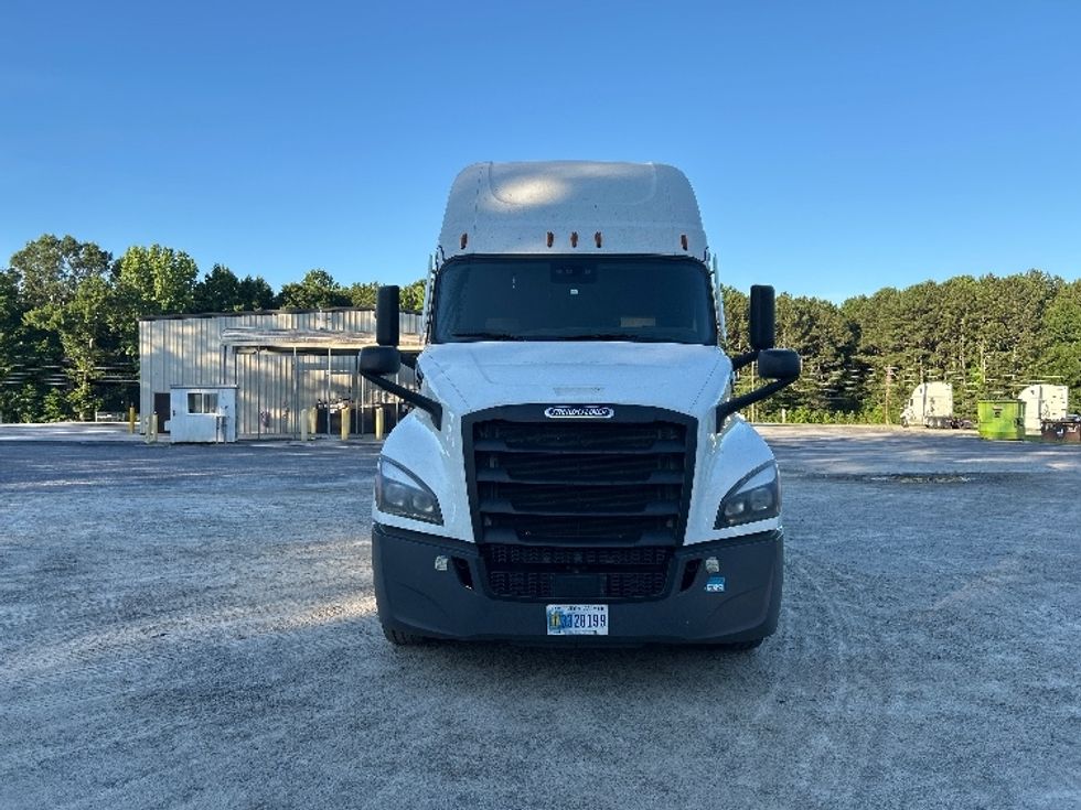 Sleeper Tractor-Heavy Duty Tractors-Freightliner-2022-T12664ST-Atlanta-GA-462,329\n\t\tmiles-$ 76,250 - Image 2
