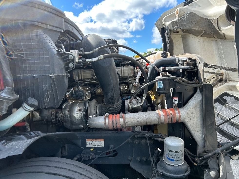 Sleeper Tractor-Heavy Duty Tractors-Freightliner-2022-T12664ST-Atlanta-GA-462,329\n\t\tmiles-$ 76,250 - Image 20